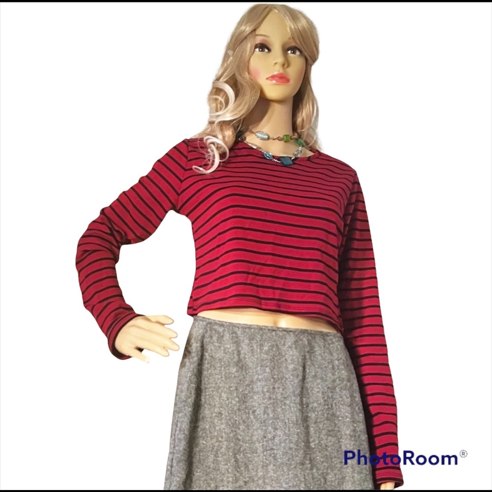 NWT NICKI MINAJ Long sleeved crop wine/black XL